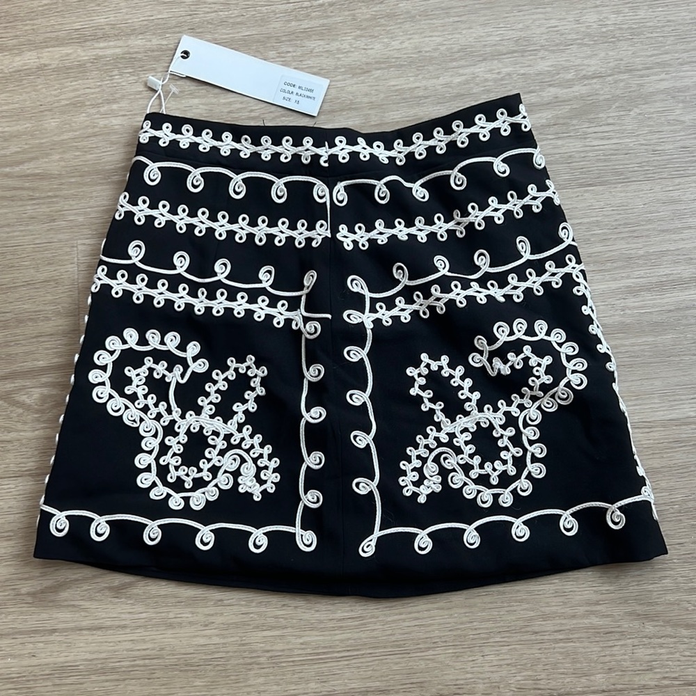 Millau Black and White Skirt